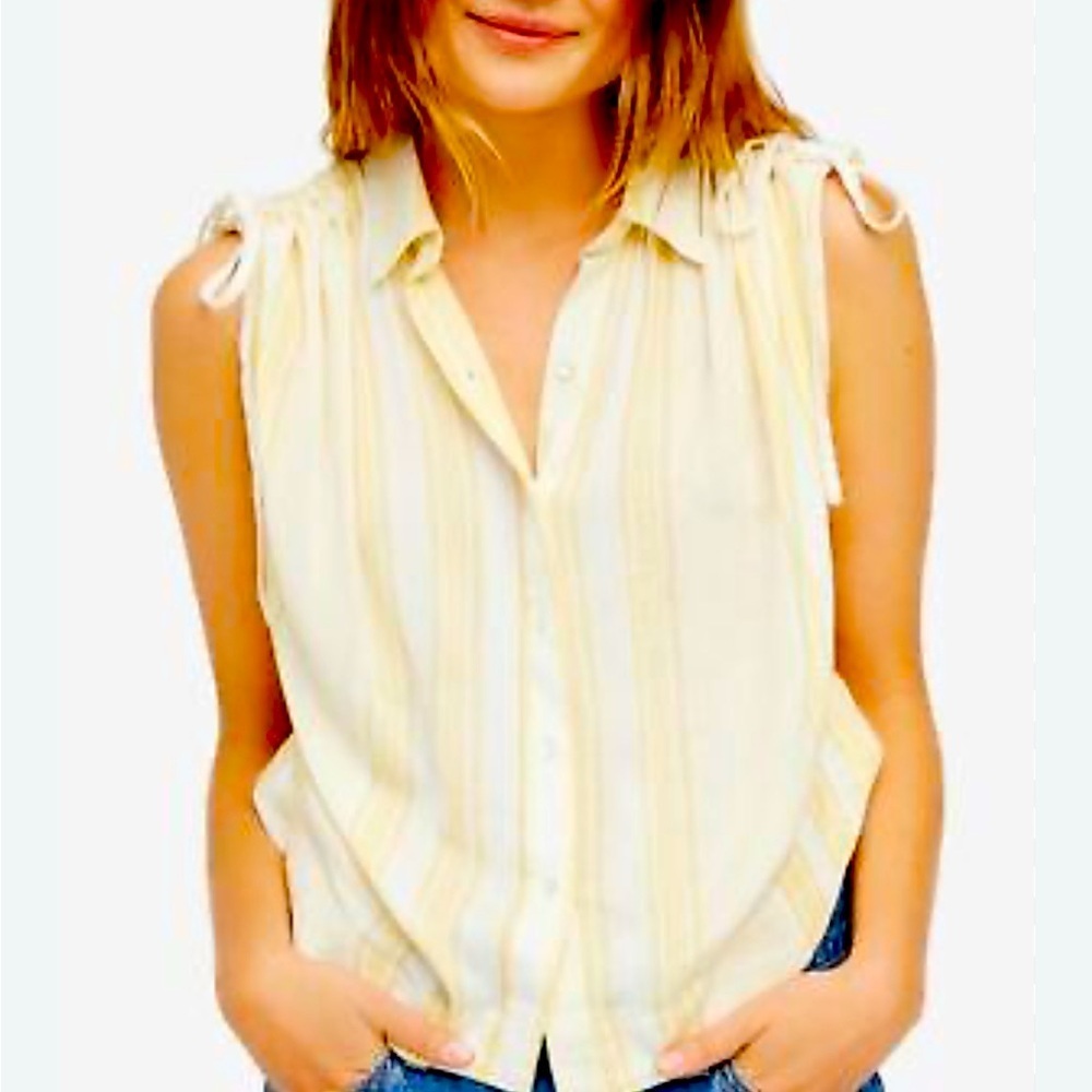 🏷️ Free People Baby Blues Shirt in Yellow/White Size Small NWOT